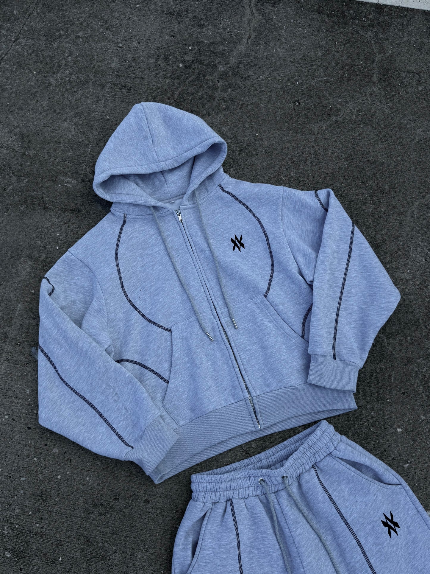 COAT OF ARMS TRACKY